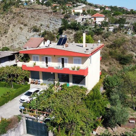 Gjirokastër Guesthousemantho מראה חיצוני תמונה